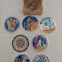Set compl.7 sottobicchieri ceram"Miti greci+cust.