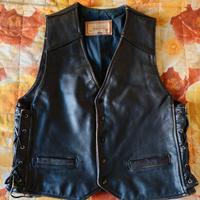 Gilet in vera pelle nera con lacci laterali