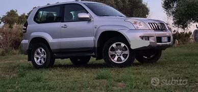 Toyota land cruiser J12 KDJ125J