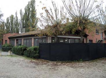 Immobile in asta di 491 m² con più di 5 locali a S