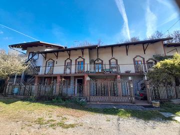 Almese in borgata casa semindipente su 3 lati