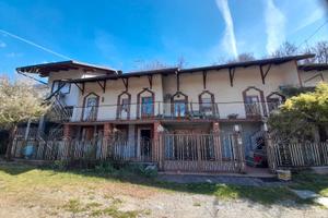 Almese in borgata casa semindipente su 3 lati