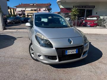 Renault Scenic Scénic X-Mod 1.5 dCi 110CV EDC Luxe