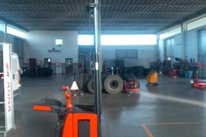 Linde traspallet stoccatore uomo a bordo