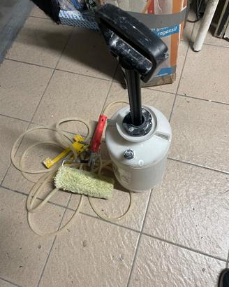 Serbatoio per tinteggiare
