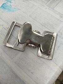 62. Fibbie in acciaio inox