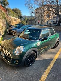 Mini Cooper D Seven verde inglese