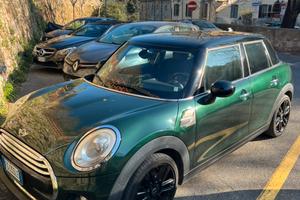 Mini Cooper D Seven verde inglese