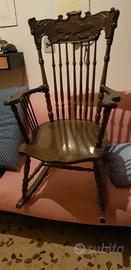 Classica sedia a dondolo vintage in stile old USA