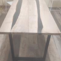 Tavolo legno e resina 