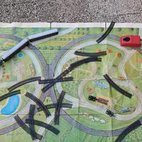 TRENINI LIMA CON BINARI, TRASFORMATORE E FOGLIO 