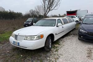 Lincoln Town Car Life Limousine