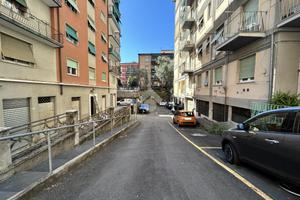 CAPANNONE A LA SPEZIA