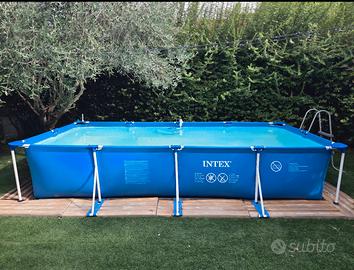 Piscina e pompa a sabbia
