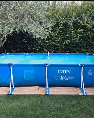 Piscina e pompa a sabbia