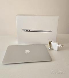 MacBook Air 13” Early 2015 – i5 – 8GB RAM – SSD 25