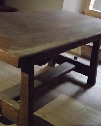 tavolone legno con sedie