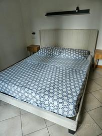 Letto matrimoniale 