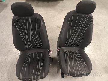 sedili Opel Corsa d 5 porte anno 2009