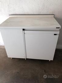 Mobile cucina +ripiani da muro