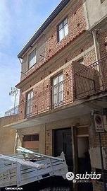 Ali pressi chiesa,stabile s.indipendente di 80 mq