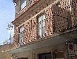 Ali pressi chiesa,stabile s.indipendente di 80 mq