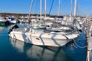 Imbarcazione Sessa Sky Largo 25 mt 7,30