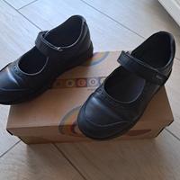 scarpe pelle e gomma n.33