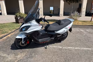 Kimco 300 r
