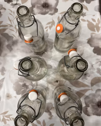 6 bottiglie di vetro