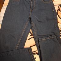 pantaloni jeans