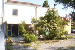 Rustico con campagna hare 1064