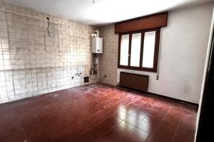 Porzione di casa con 350mq di giardino e garage