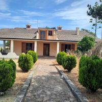 Casa di campagna con ampio terreno