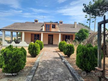 Casa di campagna con ampio terreno