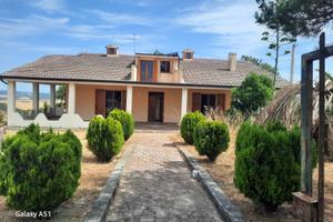 Casa di campagna con ampio terreno