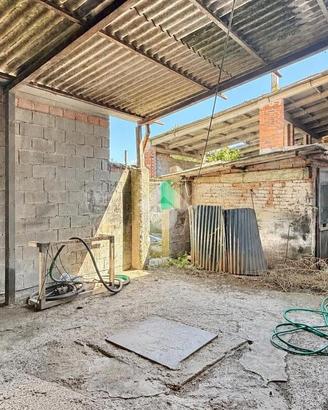 CASA SEMINDIPENDENTE A MONSUMMANO TERME