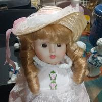 Bambola di porcellana 