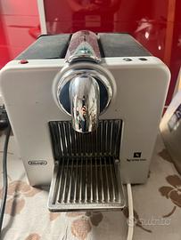 Macchinetta caffe nespresso delonghi le cube