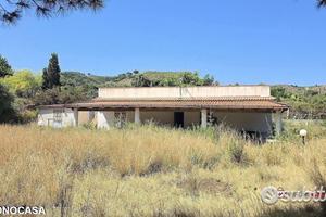 Tono, panoramica Villa con 2200 mq di terreno