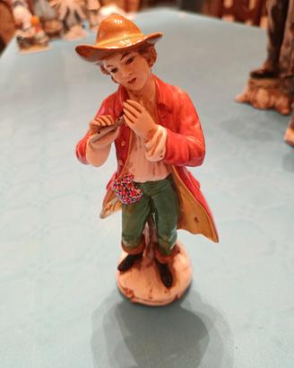 statuetta suonatore di piffero 