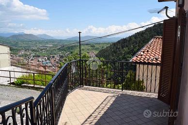 CASA SEMINDIPENDENTE A TAGLIACOZZO