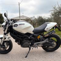 DUCATI MONSTER 696+