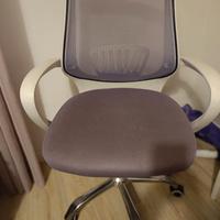 Sedia girevole scrivania ragazza