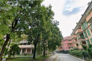 Stanza singola con posto auto ad Arcore