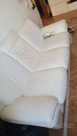 Divano in pelle bianco