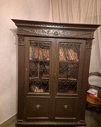 libreria di antiquariato stile Ottocento