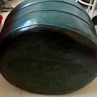 Pouf vintage in pelle verde