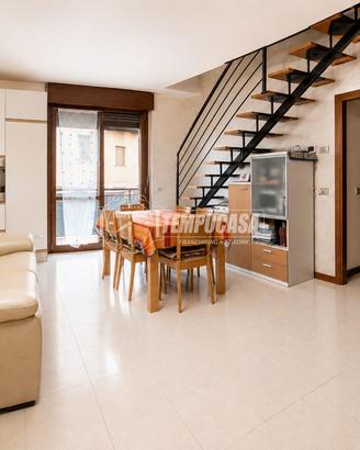 ESCLUSIVO 4 LOCALI SU DUE LIVELLI CON TERRAZZO, IM