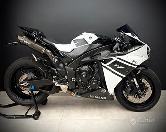 Yamaha YZF R1 Big Bang VRG Racing